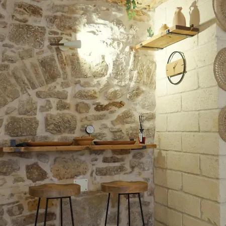 Laura Stone Nocleg ze śniadaniem 3*