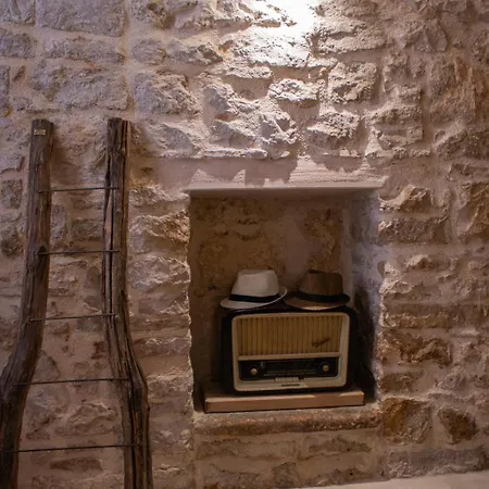 Laura Stone Nocleg ze śniadaniem 3*