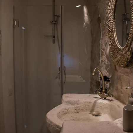 Nocleg ze śniadaniem Laura Stone 3*