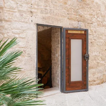 ベッド・アンド・ブレックファスト Laura Stone コラート