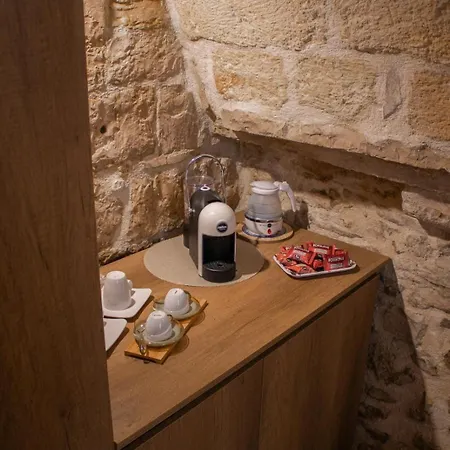 Laura Stone Bed & Breakfast 4*